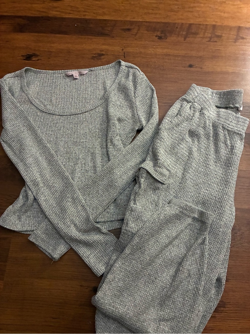 Bluenotes Women's Light Gray Ribbed Scoop Neck Top & Joggers Set
